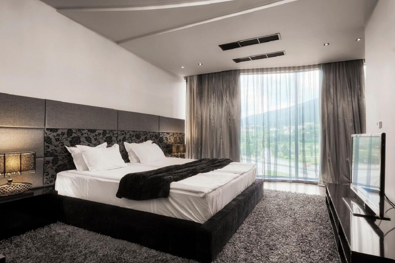 Hotel Emirates โซเฟีย ภายนอก รูปภาพ